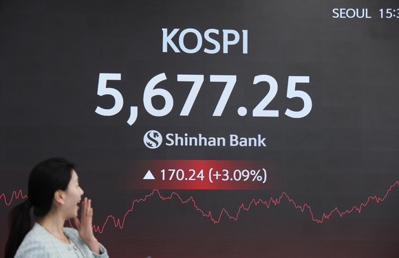 [20] NH투자증권, 영업이익 1조클럽…지주계열 중 최초