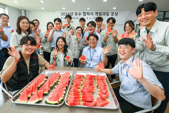 현대모비스, 전국 A/S 부품 우수 협력사 200곳에 수박 전달