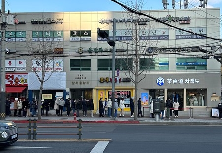 강남 한복판에 줄 선 ‘차백도’, 중국 밀크티 브랜드로 한국 상륙 성공