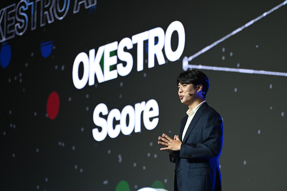 ▲김영광 오케스트로 CTO가 2일 서울 삼성동 그랜드인터컨티넨탈서울파르나스에서 열린 '오케스트로 솔루션데이 2025’ 기자간담회에서 ‘오케스트로 스코어’에 대해 발표하고 있다. / 사진=오케스트로 오케스트로 “AI 시대 클라우드 핵심 오케스트레이션”