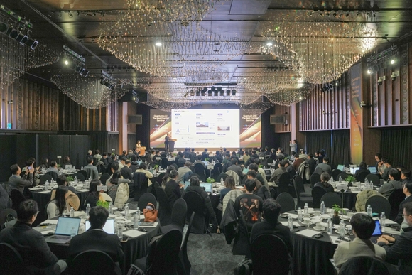 ▲메가존클라우드는 KISTI와 함께 지난 19일 서울 반얀트리 클럽 앤 스파 서울에서 ‘Quantum×AI: The Next Frontier’ 세미나를 개최했다고 밝혔다. / 사진=메가존클라우드 메가존클라우드, 양자 AI 기술 활용 방향 세미나 개최