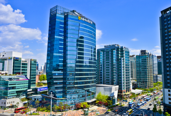 농협은행, 365일 24시간 비대면 투자 퇴직연금·ETF신탁까지 확대