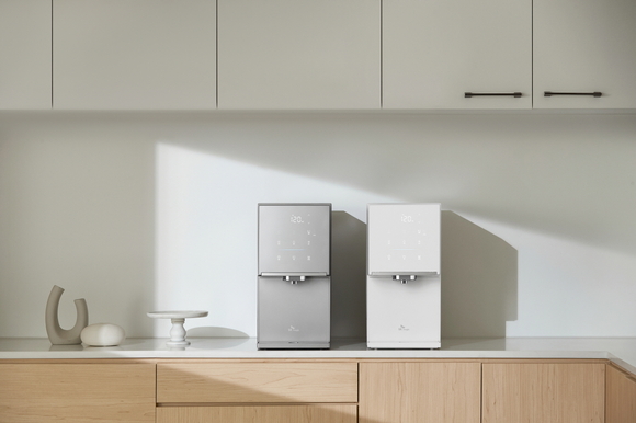 ▲SK매직 ‘원코크 플러스 얼음물 정수기(WPU-IAC425S)’ / 사진=SK인텔릭스 SK매직, ‘원코크 플러스 얼음물 정수기’ 눈길…성능·디자인 UP