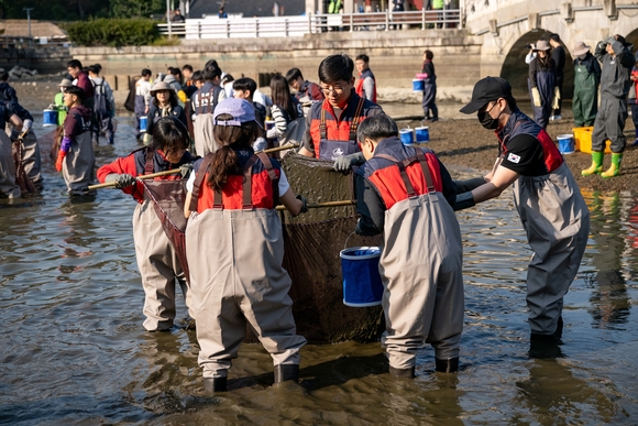 네오위즈홀딩스, 연말 임직원 자원활동 ‘2025 오색오감’ 성료