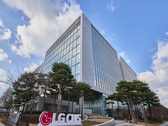 ▲LG CNS 본사 전경 / 사진=LG CNS LG CNS, 국방 IT사업 연이은 수주