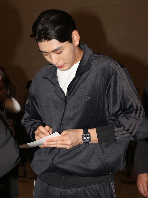 태그호이어 앰버서더 ‘이정후’, 시즌 앞두고 출국