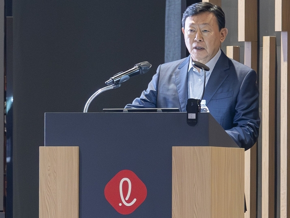 [취재] 신동빈 회장의 메시지…‘게임체인저’에서 ‘반성과 생존’까지