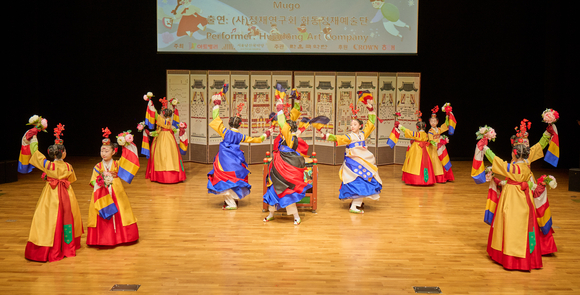 ▲지난 5일 서울 남산국악당 크라운해태홀에서 열린 제 300회 영재한음회 특별 공연 / 사진=크라운해태제과 크라운해태제과, 300회 맞이 영재한음회 특별 공연 열어