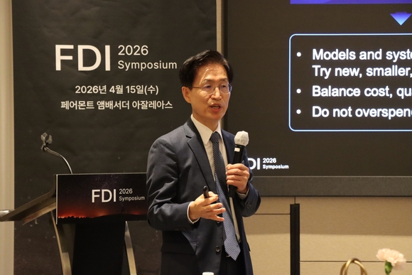 ▲조규곤 파수AI 대표가 15일 서울 여의도 페어몬트 앰베서더 서울 호텔에서 열린 기자간담회에서 사명 변경의 배경과 AI 전략을 발표하고 있다. / 사진=파수AI “파수AI, 최고의 AX 파트너입니다”…26년 보안 DNA, AI로 확장