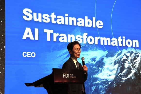 ▲조규곤 파수AI 대표가 지난 15일 서울 여의도 페어몬트 서울에서 개최된 ‘FDI 심포지움’에서 키노트 발표를 하고 있다. / 사진=파수AI 파수AI, ‘지속가능한 AI 혁신 전략’ 제시